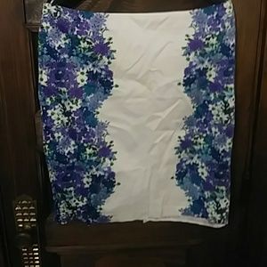 Roz & Ali. Floral Lined skirt